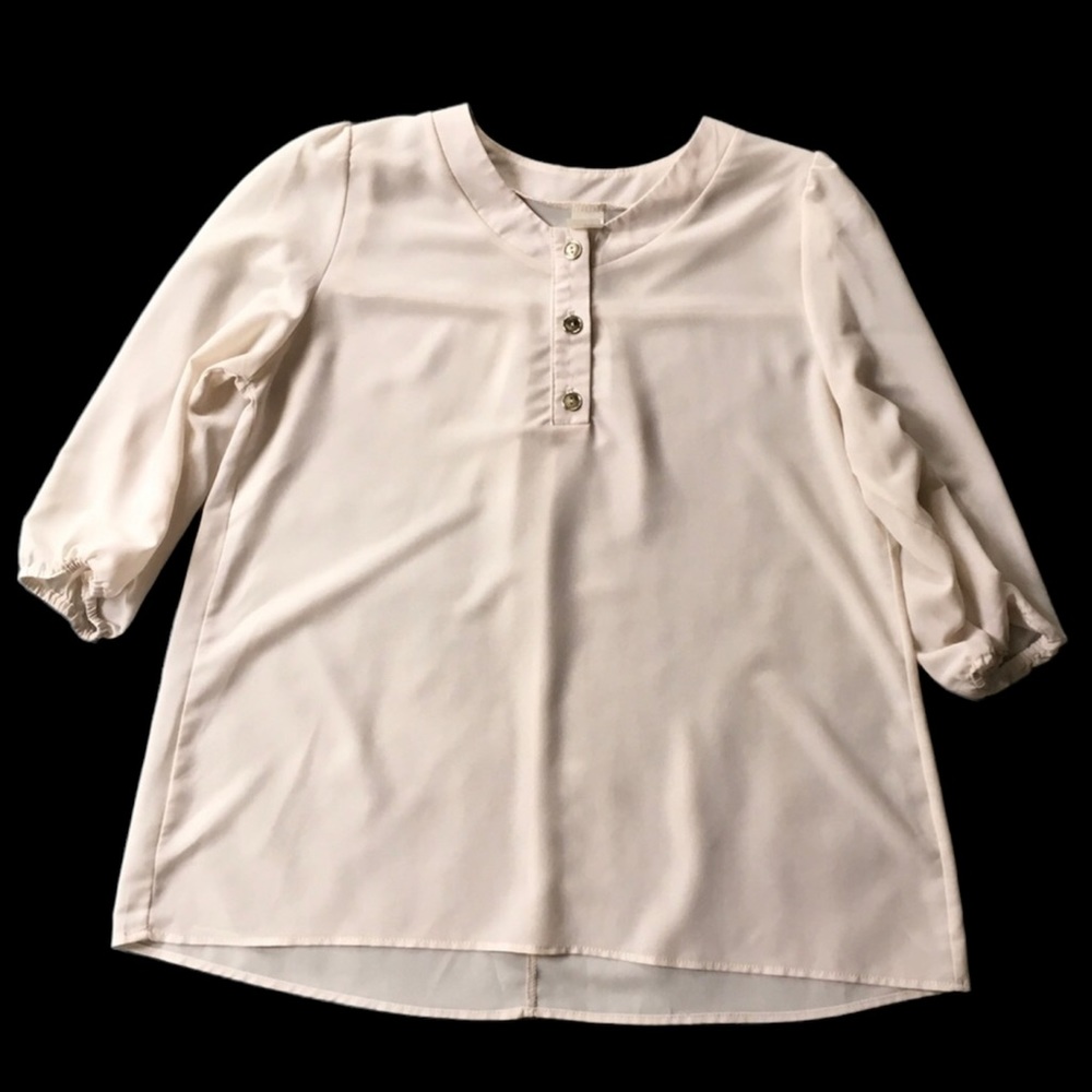 Francesca’s Button Top - Picture 4 of 6